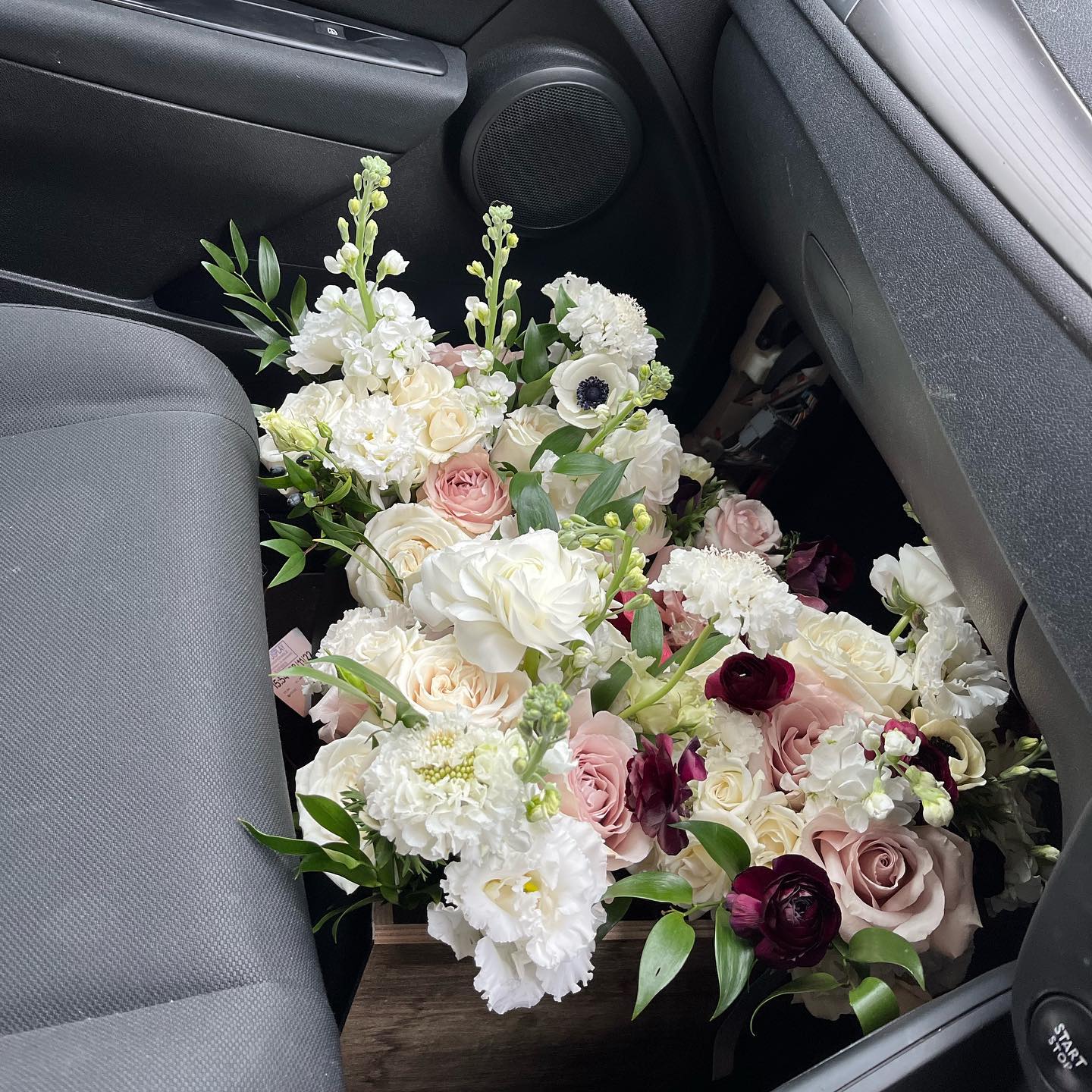 Mother’s Day 2023 - plenty of room in the van to deliver to all of the deserving Longford mam’s this year 🌸 Check out the stories highlight for more details x
.
.
.
#longford #longfordflorist #mothersday #irishflorist #flowers